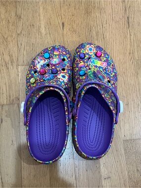 CROCS Men/Women Purple Multicolor Patterned Clog Sandals Lisa Frank Limited Edit